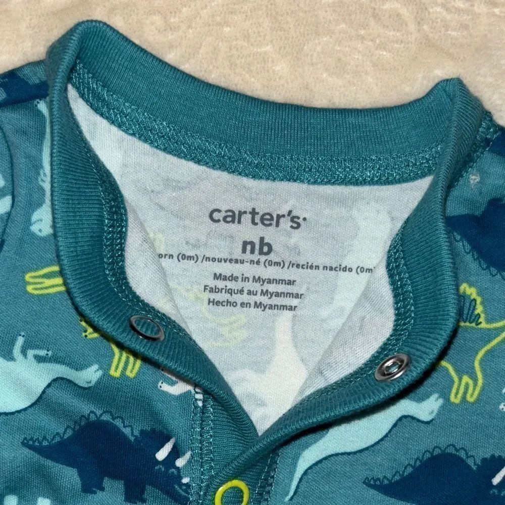 CARTER’S NB 🦖 PAJAMAS - Picture 4 of 4